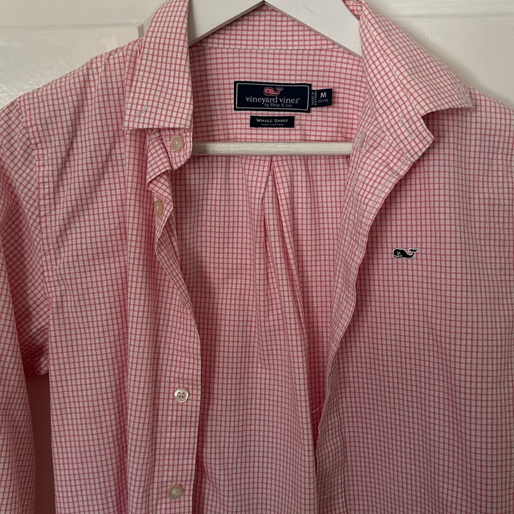 Boys, vineyard vines whale shirt, size medium